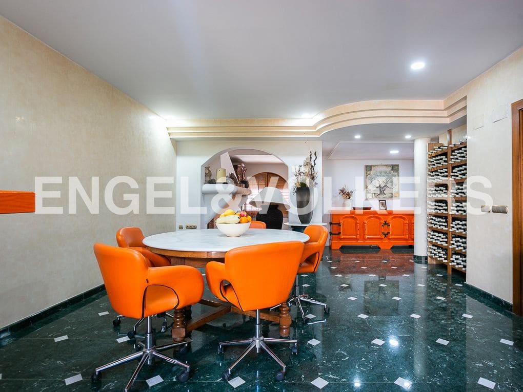 7 bedroom Villa for sale in Picanya with pool garage - € 980,000 (Ref: 8235423)