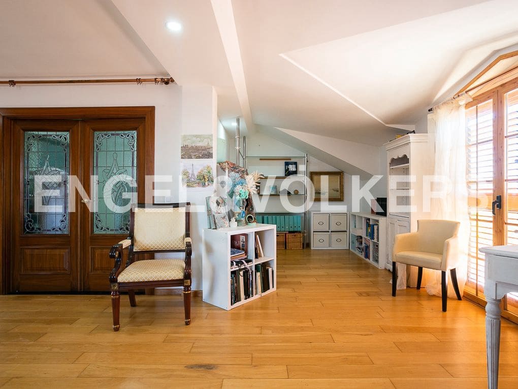 7 bedroom Villa for sale in Picanya with pool garage - € 980,000 (Ref: 8235423)