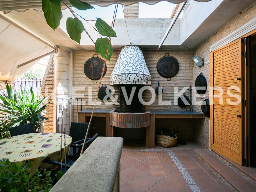 7 bedroom Villa for sale in Picanya with pool garage - € 980,000 (Ref: 8235423)