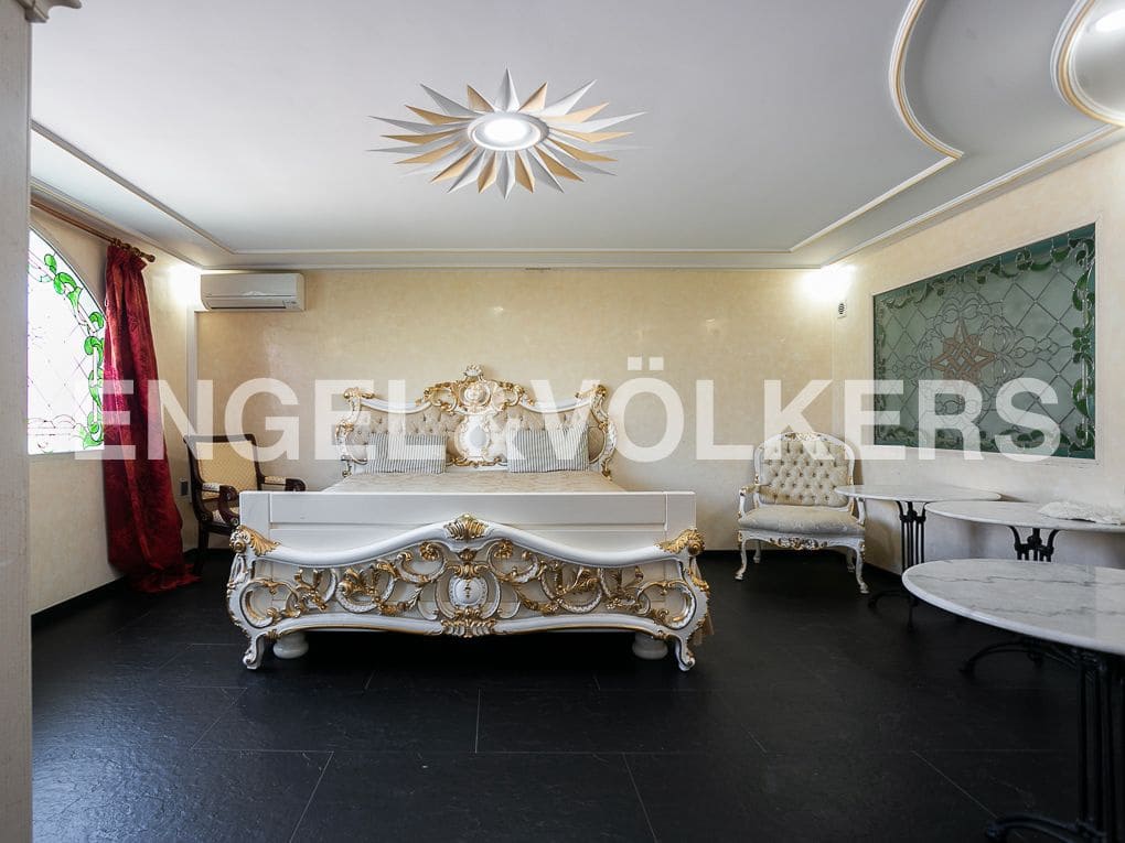 7 bedroom Villa for sale in Picanya with pool garage - € 980,000 (Ref: 8235423)
