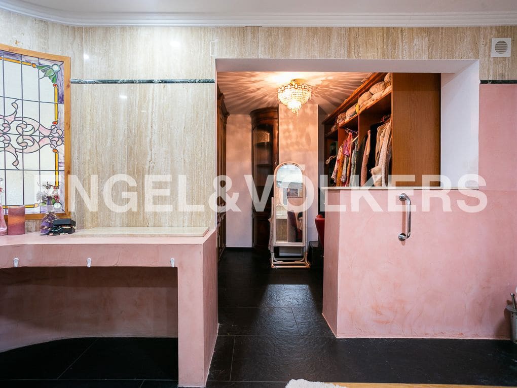 7 bedroom Villa for sale in Picanya with pool garage - € 980,000 (Ref: 8235423)