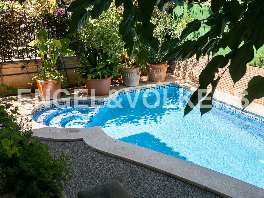 7 bedroom Villa for sale in Picanya with pool garage - € 980,000 (Ref: 8235423)