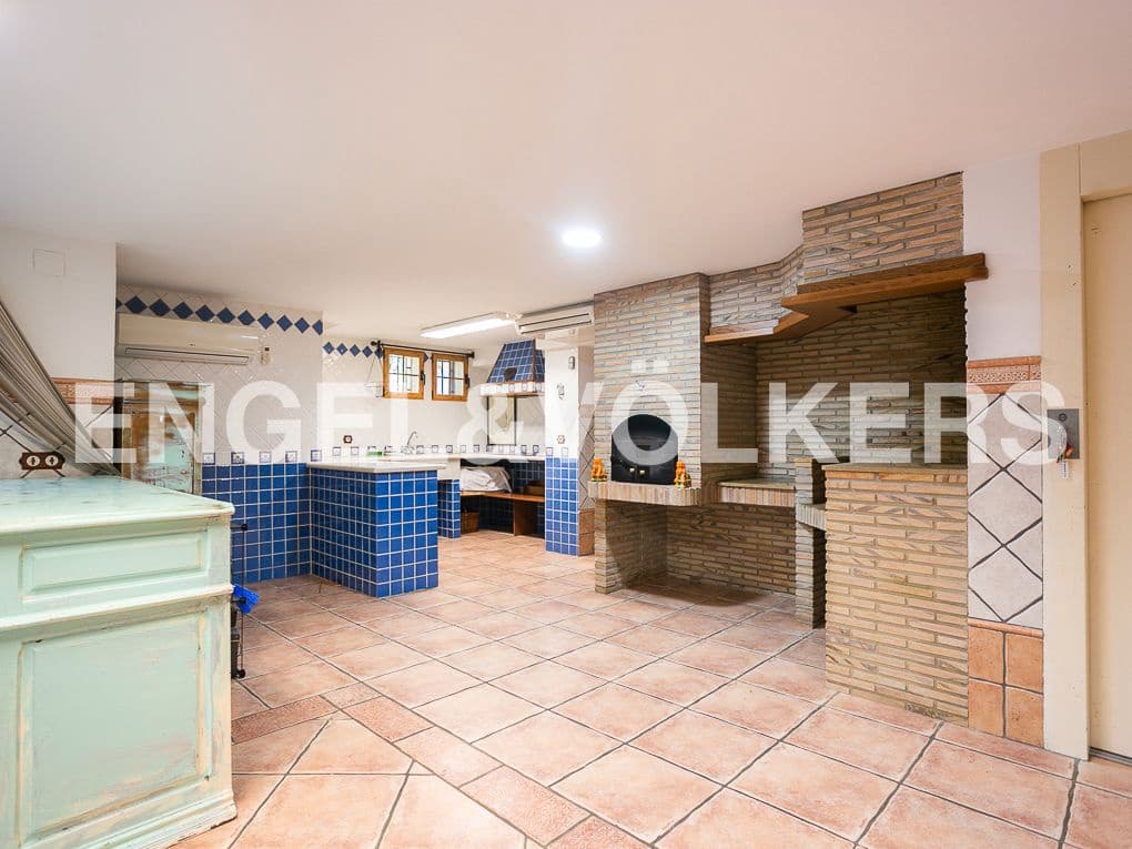 7 bedroom Villa for sale in Picanya with pool garage - € 980,000 (Ref: 8235423)