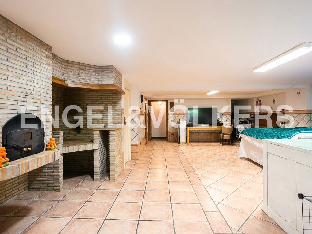 7 bedroom Villa for sale in Picanya with pool garage - € 980,000 (Ref: 8235423)