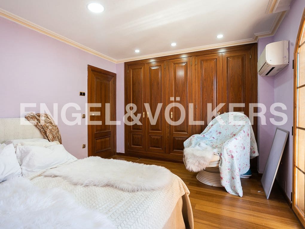 7 bedroom Villa for sale in Picanya with pool garage - € 980,000 (Ref: 8235423)