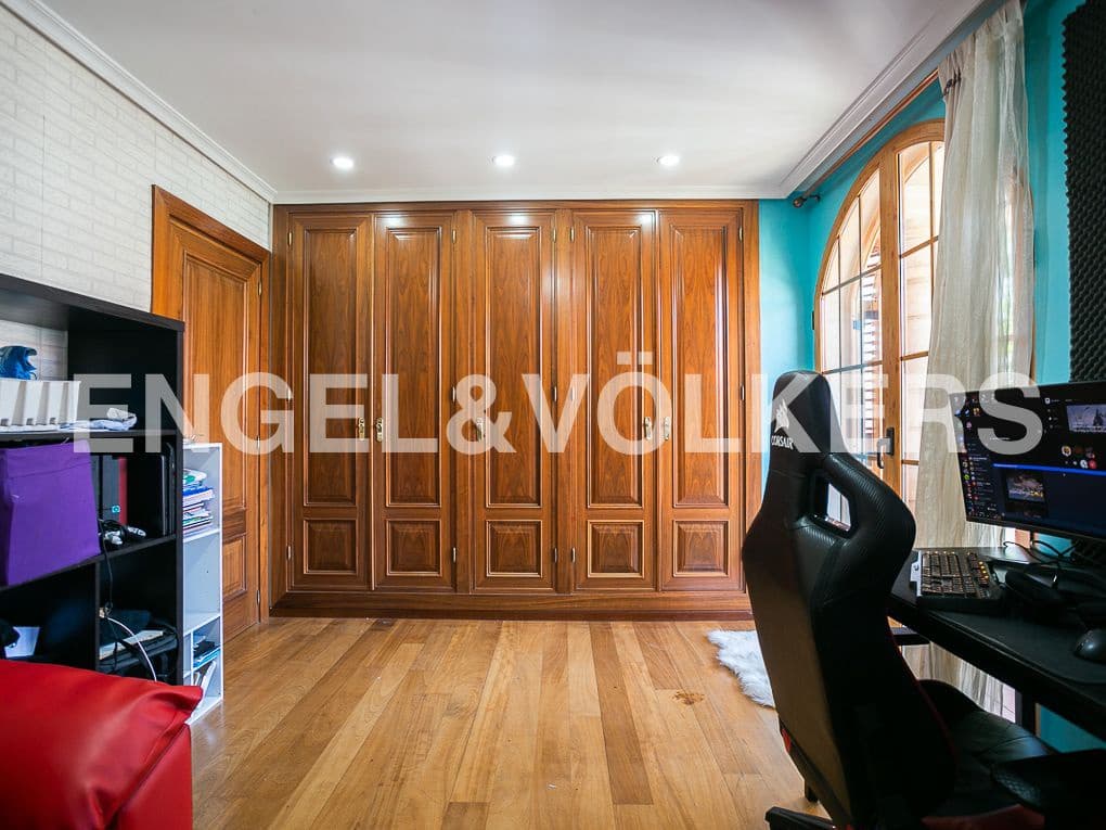 7 bedroom Villa for sale in Picanya with pool garage - € 980,000 (Ref: 8235423)