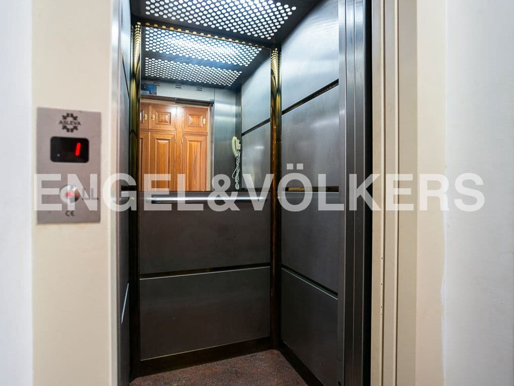 7 bedroom Villa for sale in Picanya with pool garage - € 980,000 (Ref: 8235423)