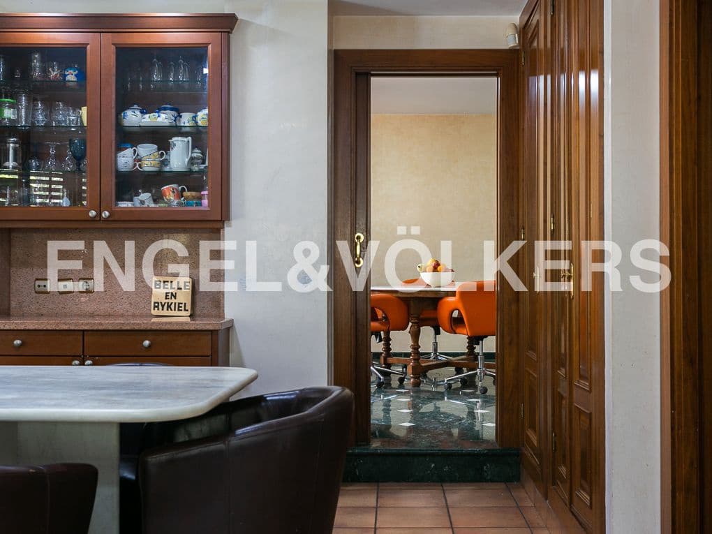 7 bedroom Villa for sale in Picanya with pool garage - € 980,000 (Ref: 8235423)
