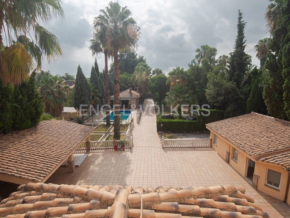 10 Zimmer Villa zu verkaufen in Vila-real mit Pool Garage - 670.000 € (Ref: 8235458)