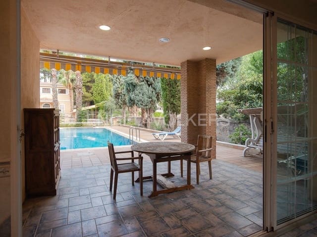 Chalet de 10 habitaciones en Vila-real en venta con piscina garaje - 670.000 € (Ref: 8235458)