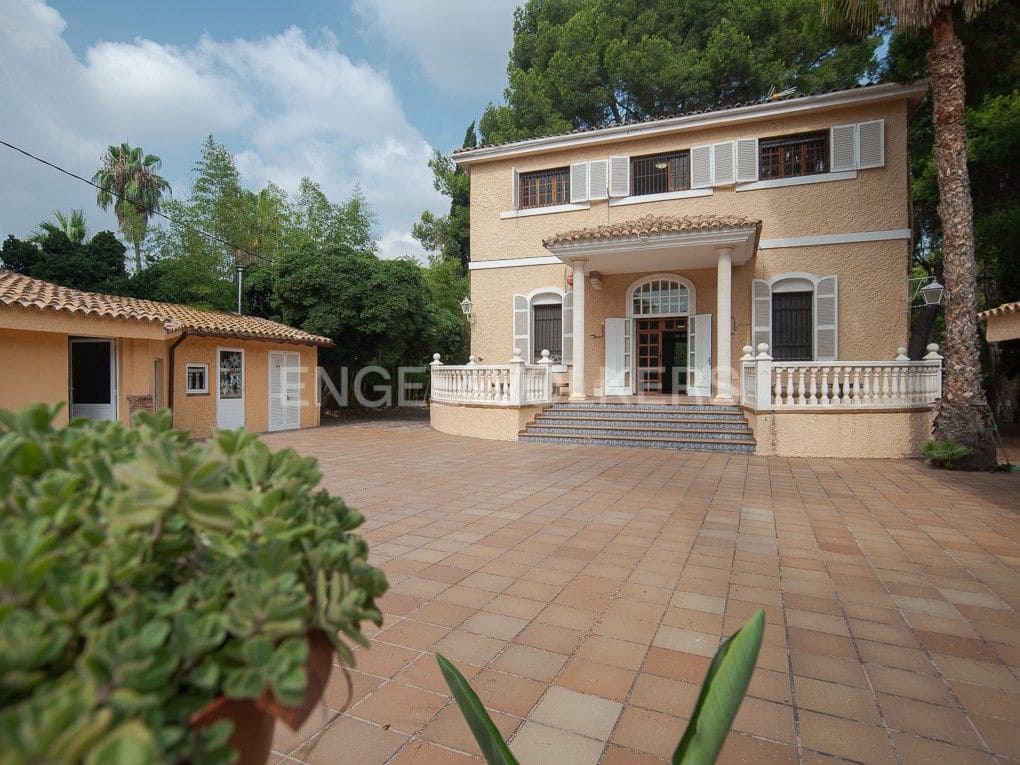 10 Zimmer Villa zu verkaufen in Vila-real mit Pool Garage - 670.000 € (Ref: 8235458)