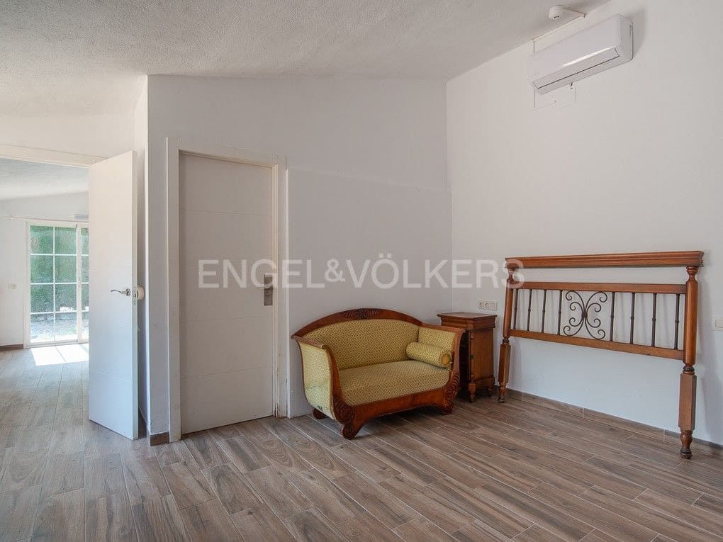 10 Zimmer Villa zu verkaufen in Vila-real mit Pool Garage - 670.000 € (Ref: 8235458)
