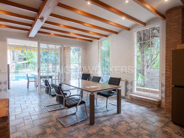 Chalet de 10 habitaciones en Vila-real en venta con piscina garaje - 670.000 € (Ref: 8235458)