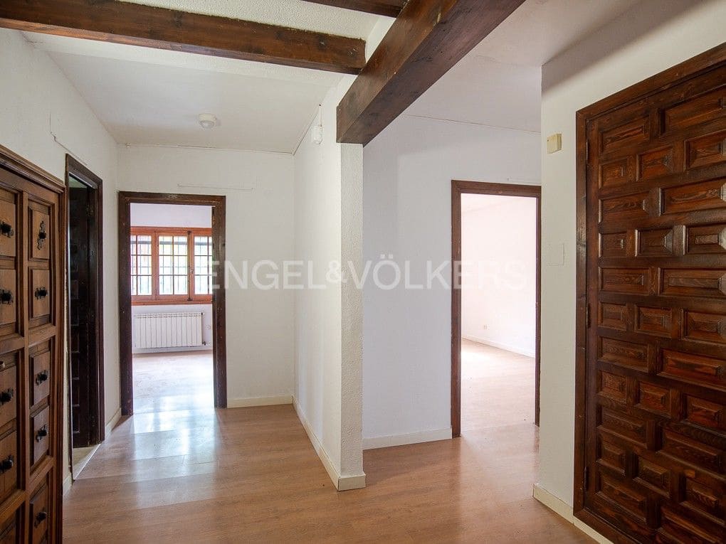 10 Zimmer Villa zu verkaufen in Vila-real mit Pool Garage - 670.000 € (Ref: 8235458)