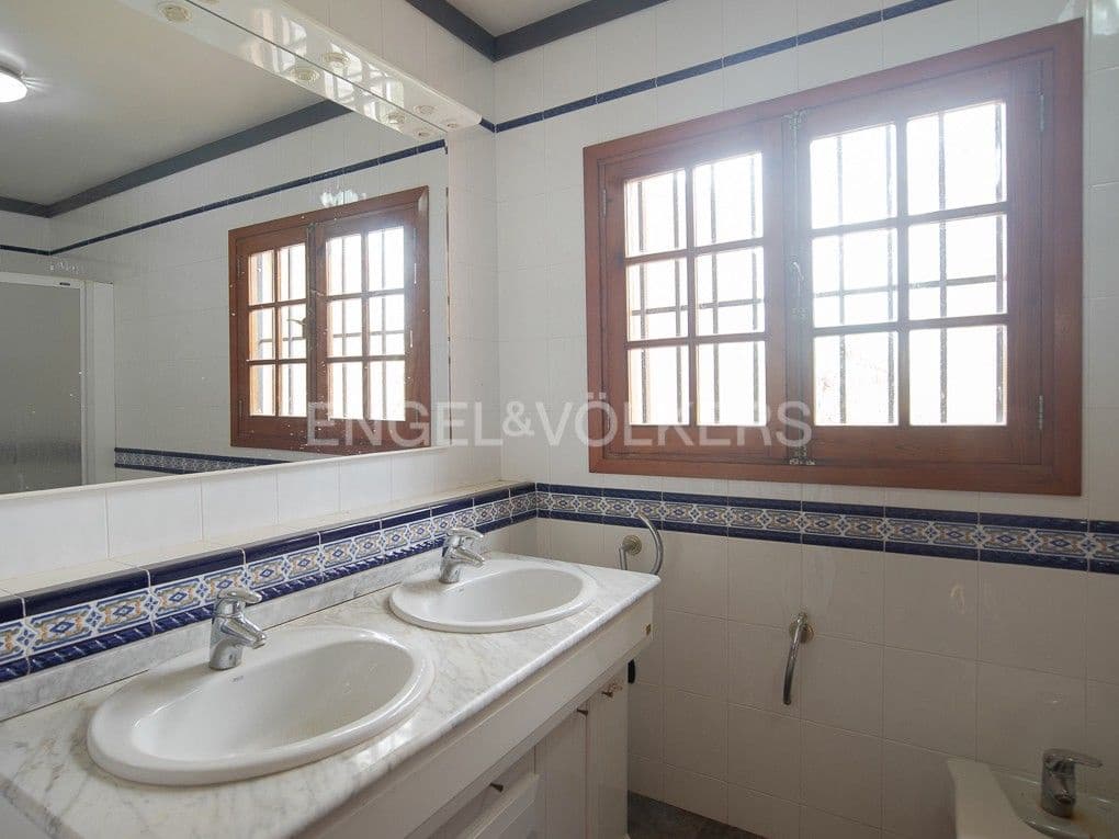 10 Zimmer Villa zu verkaufen in Vila-real mit Pool Garage - 670.000 € (Ref: 8235458)