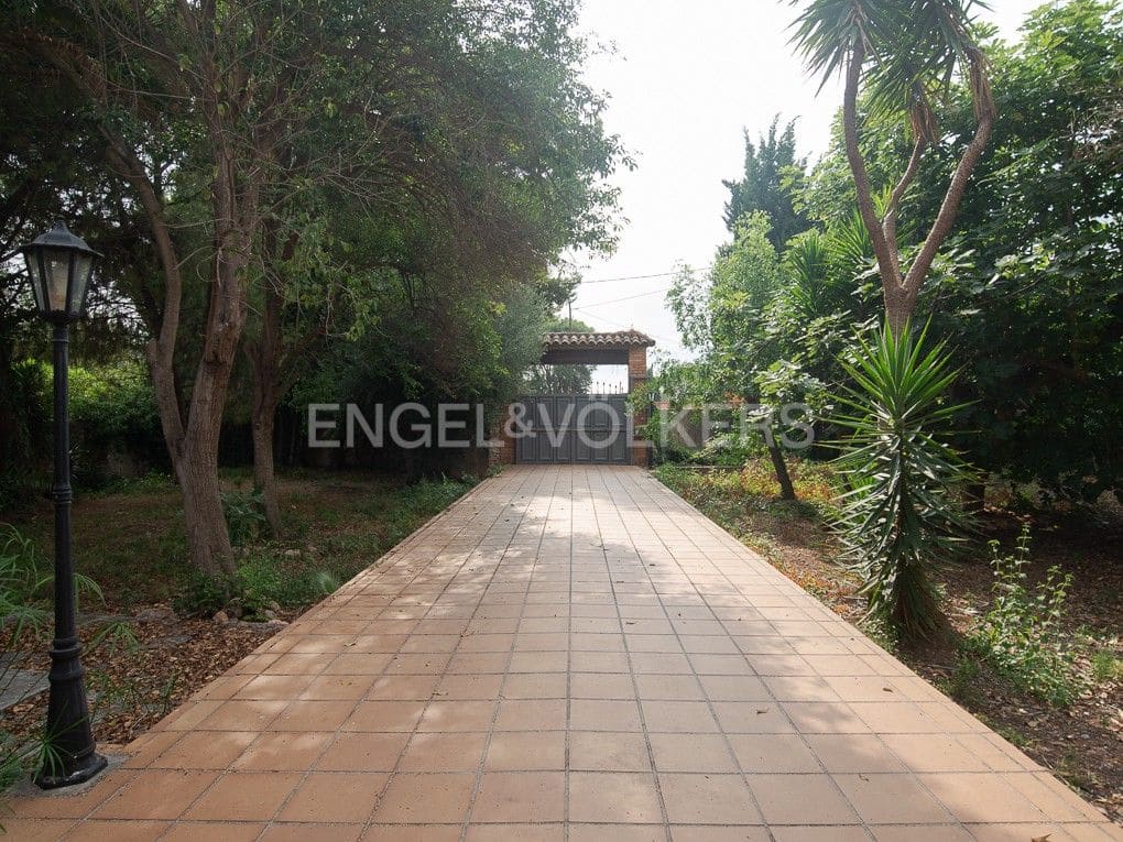 10 Zimmer Villa zu verkaufen in Vila-real mit Pool Garage - 670.000 € (Ref: 8235458)