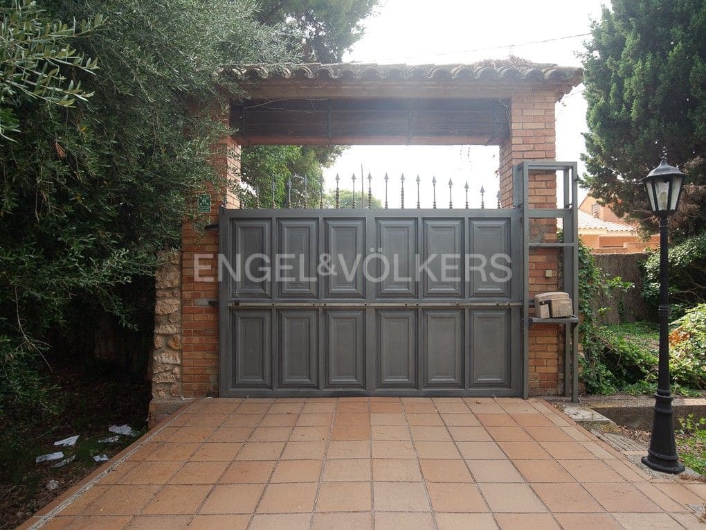 10 Zimmer Villa zu verkaufen in Vila-real mit Pool Garage - 670.000 € (Ref: 8235458)