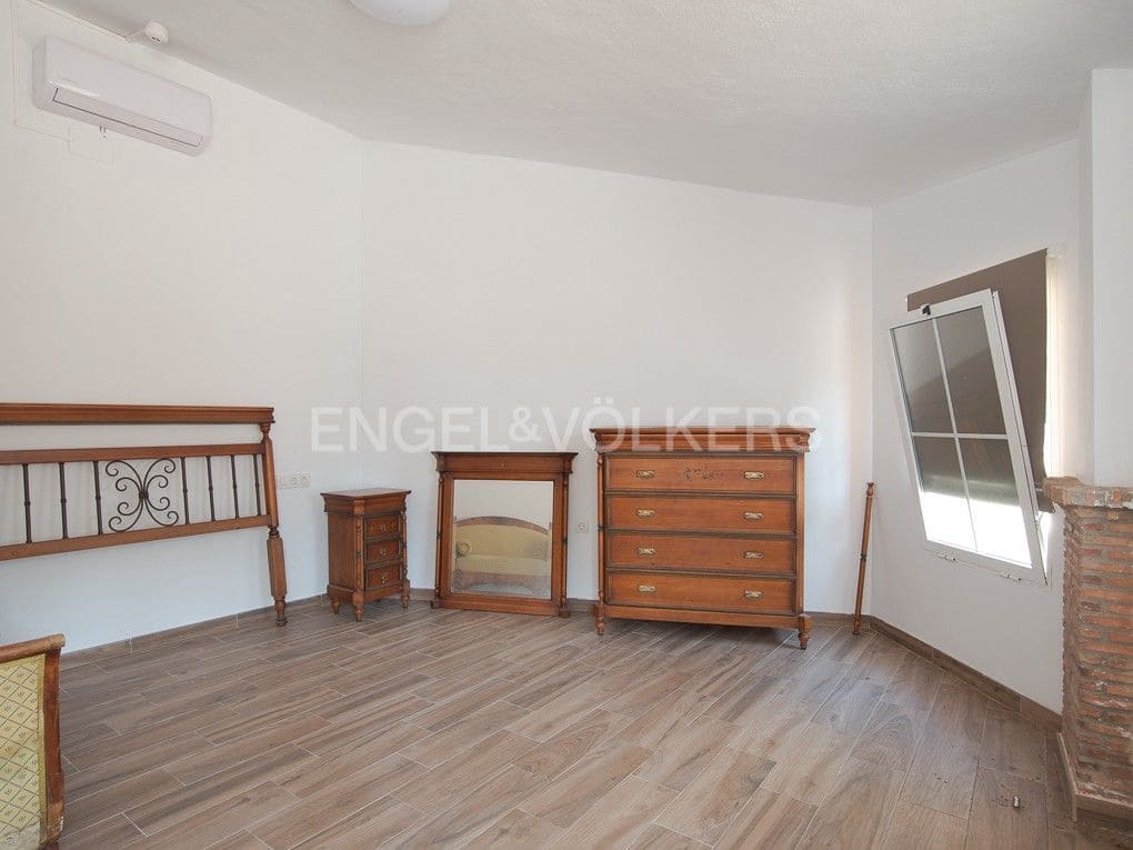 10 Zimmer Villa zu verkaufen in Vila-real mit Pool Garage - 670.000 € (Ref: 8235458)