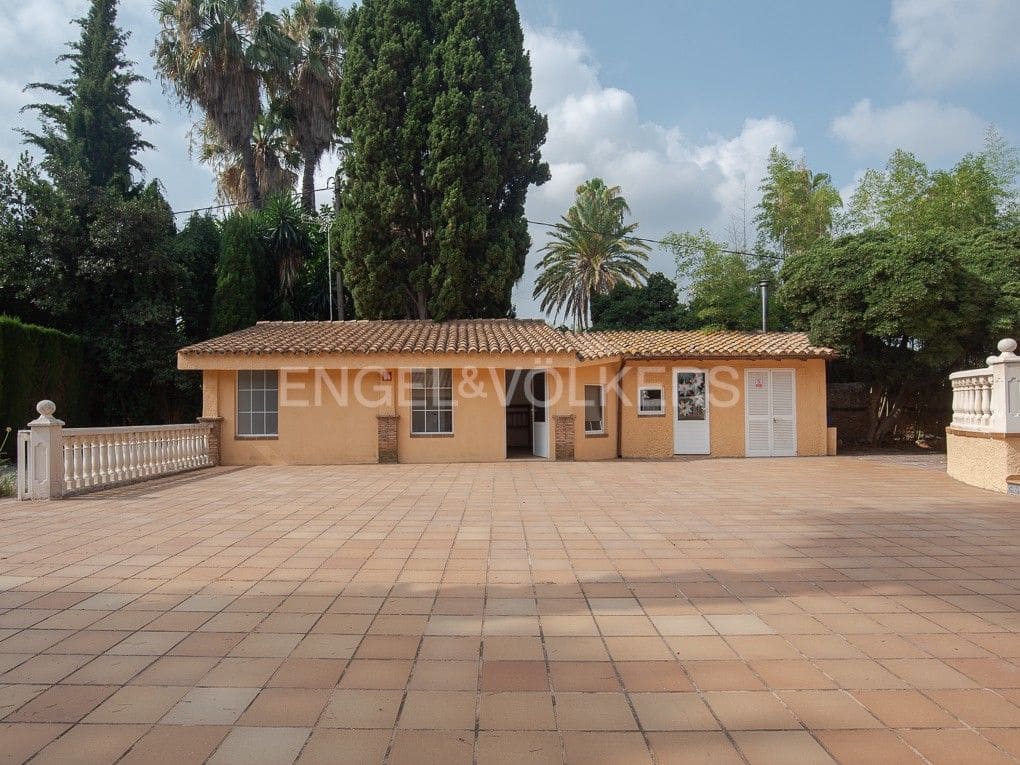 10 Zimmer Villa zu verkaufen in Vila-real mit Pool Garage - 670.000 € (Ref: 8235458)