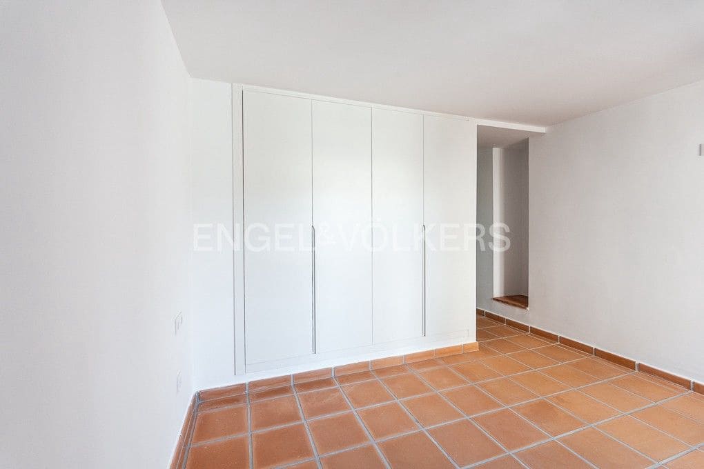 3 bedroom Townhouse for sale in Piles with pool - € 359,000 (Ref: 8235467)