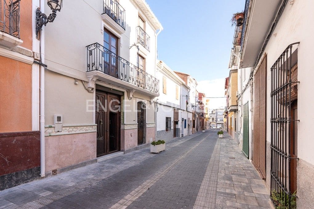3 bedroom Townhouse for sale in Piles with pool - € 359,000 (Ref: 8235467)