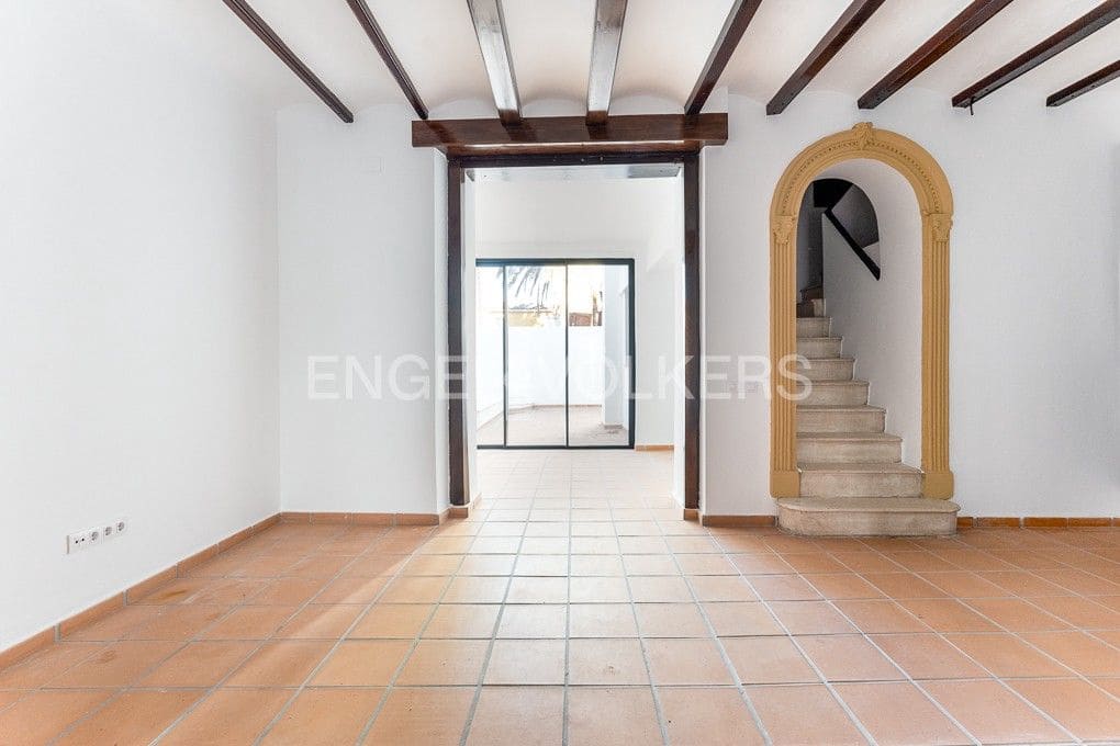 3 bedroom Townhouse for sale in Piles with pool - € 359,000 (Ref: 8235467)