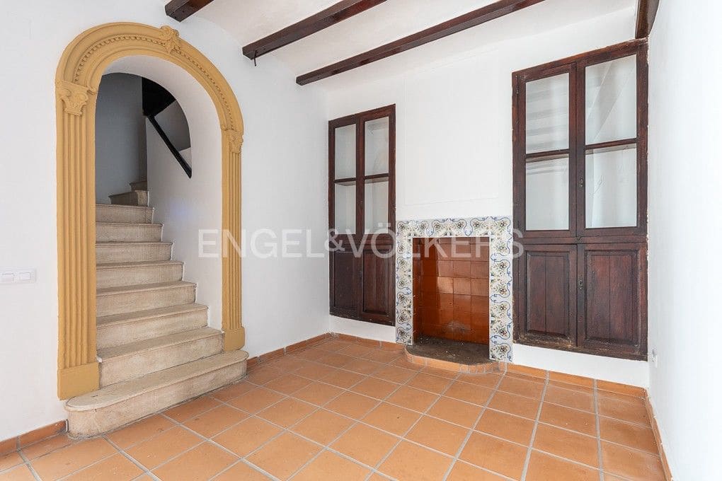 3 bedroom Townhouse for sale in Piles with pool - € 359,000 (Ref: 8235467)