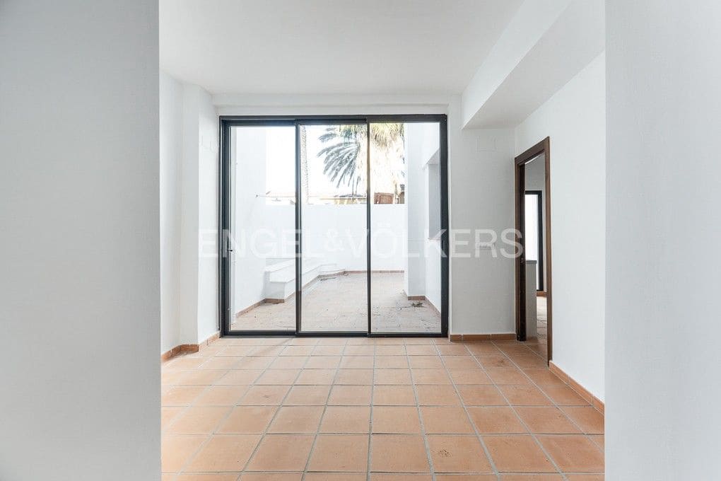 3 bedroom Townhouse for sale in Piles with pool - € 359,000 (Ref: 8235467)