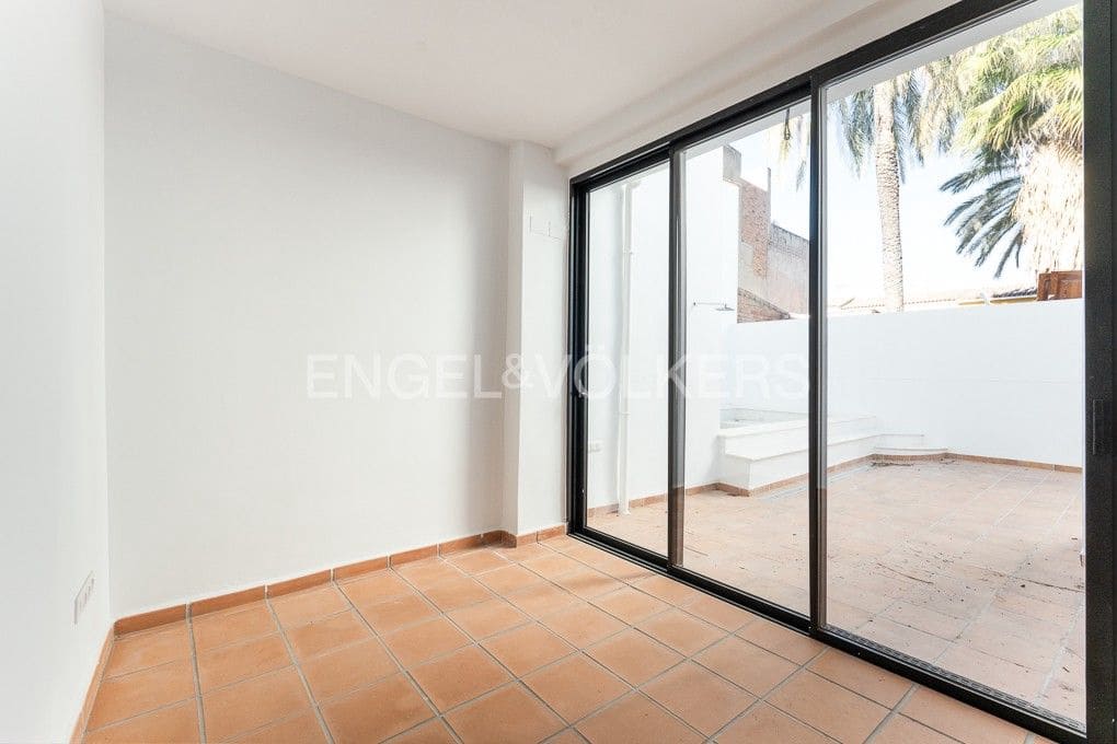 3 bedroom Townhouse for sale in Piles with pool - € 359,000 (Ref: 8235467)