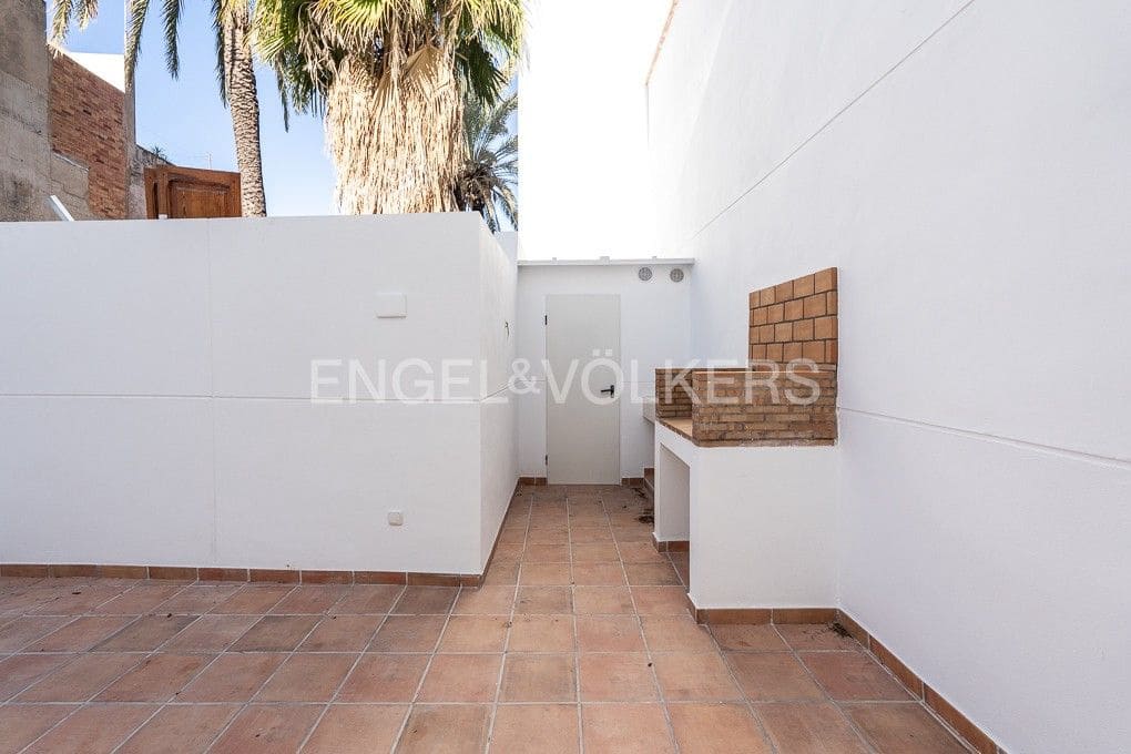 3 bedroom Townhouse for sale in Piles with pool - € 359,000 (Ref: 8235467)