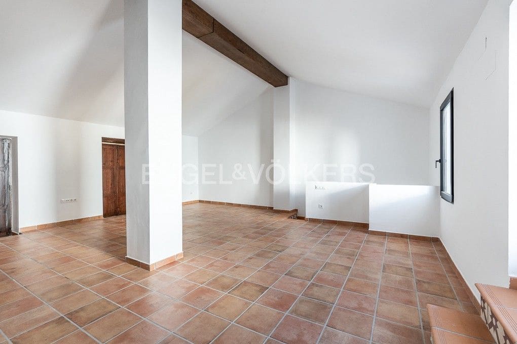3 bedroom Townhouse for sale in Piles with pool - € 359,000 (Ref: 8235467)