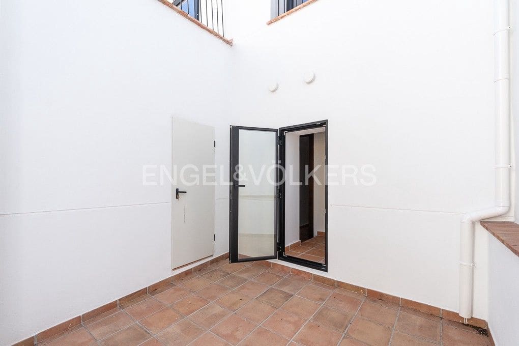 3 bedroom Townhouse for sale in Piles with pool - € 359,000 (Ref: 8235467)