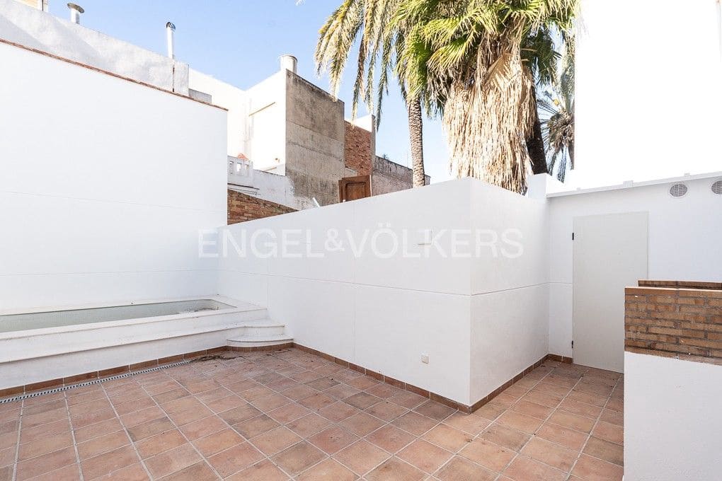 3 bedroom Townhouse for sale in Piles with pool - € 359,000 (Ref: 8235467)