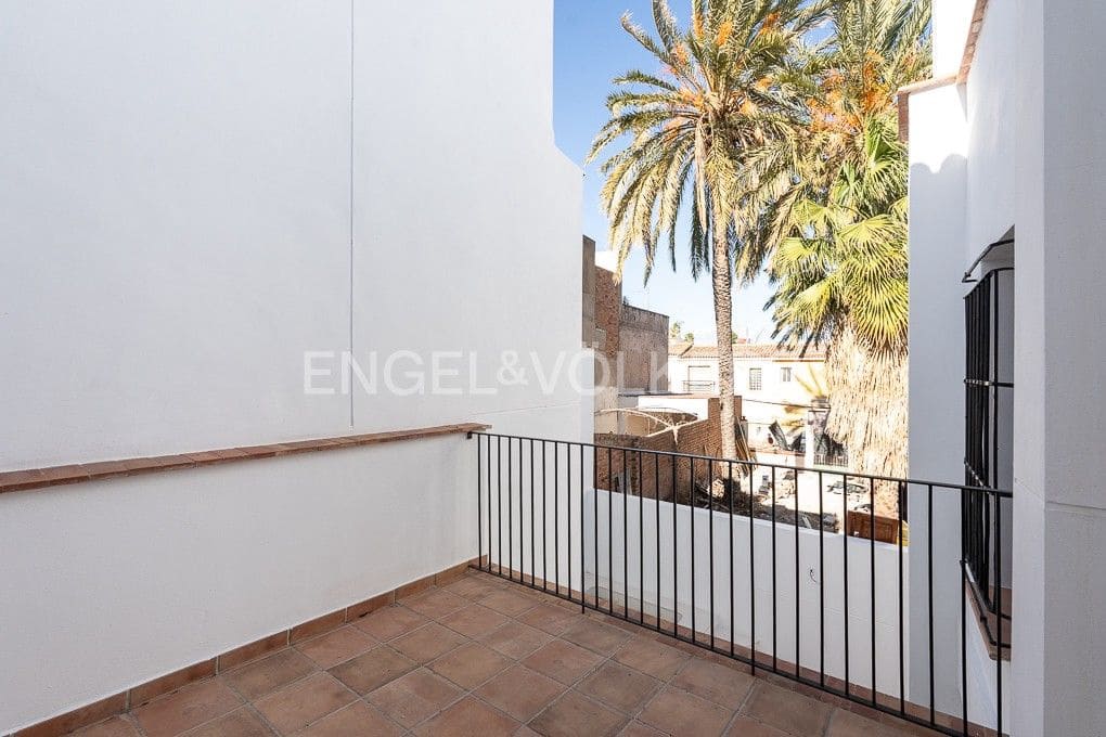 3 bedroom Townhouse for sale in Piles with pool - € 359,000 (Ref: 8235467)