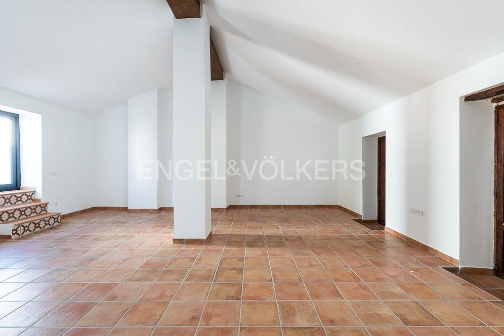 3 bedroom Townhouse for sale in Piles with pool - € 359,000 (Ref: 8235467)