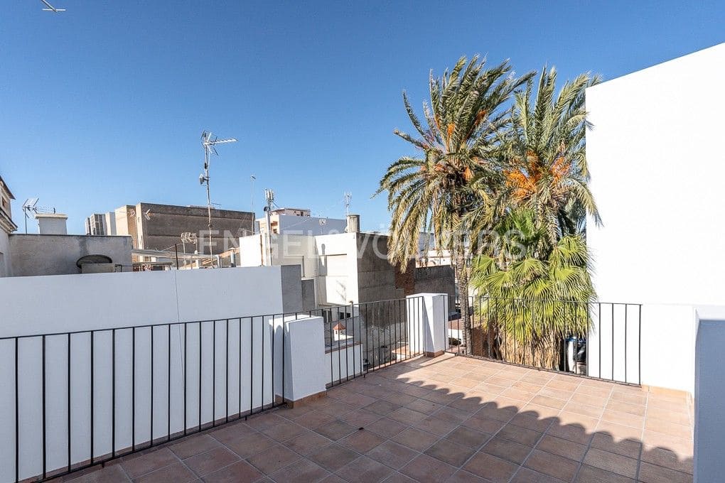 3 bedroom Townhouse for sale in Piles with pool - € 359,000 (Ref: 8235467)