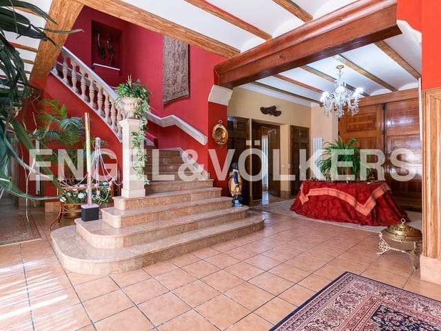 7 soveværelse Finca/Landehus til salg i Chiva med swimmingpool garage - € 2.250.000 (Ref: 8235471)