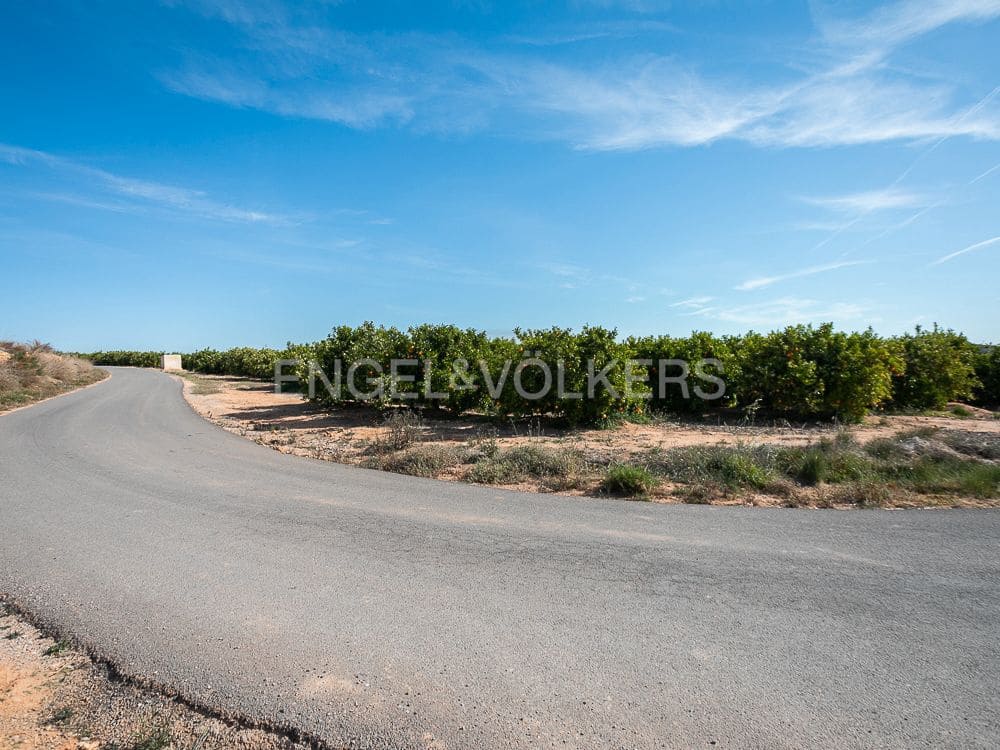 Building Plot for sale in Pedralba - € 189,900 (Ref: 8235507)
