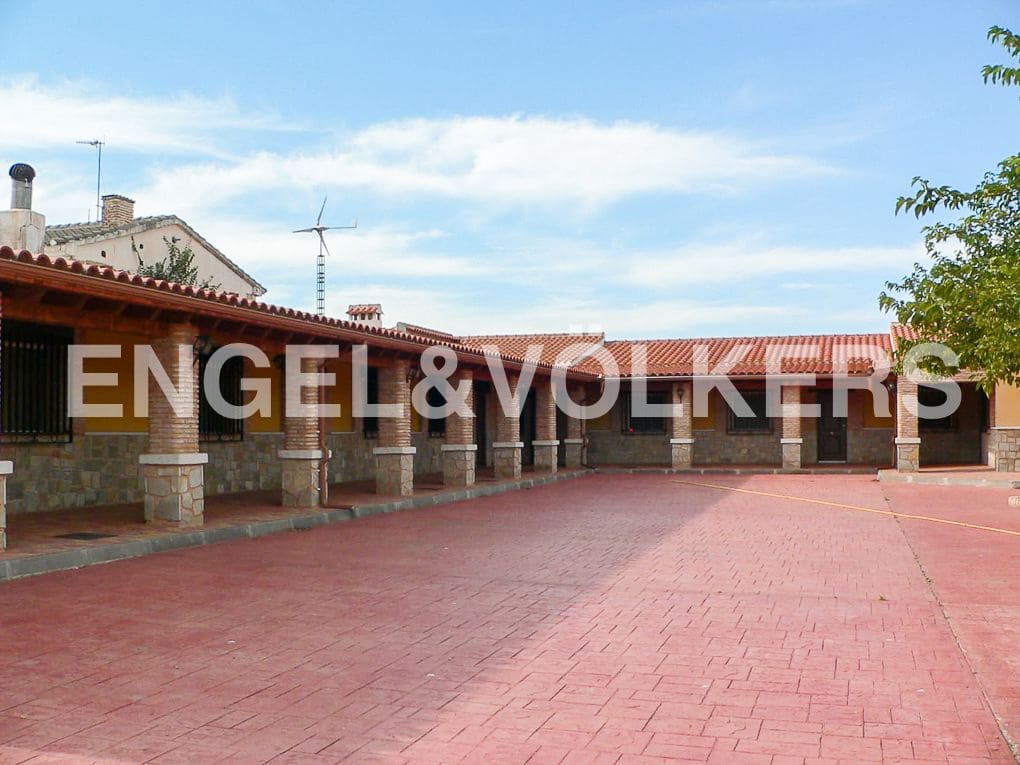 Building Plot for sale in Alhambra - € 1,450,000 (Ref: 8235510)
