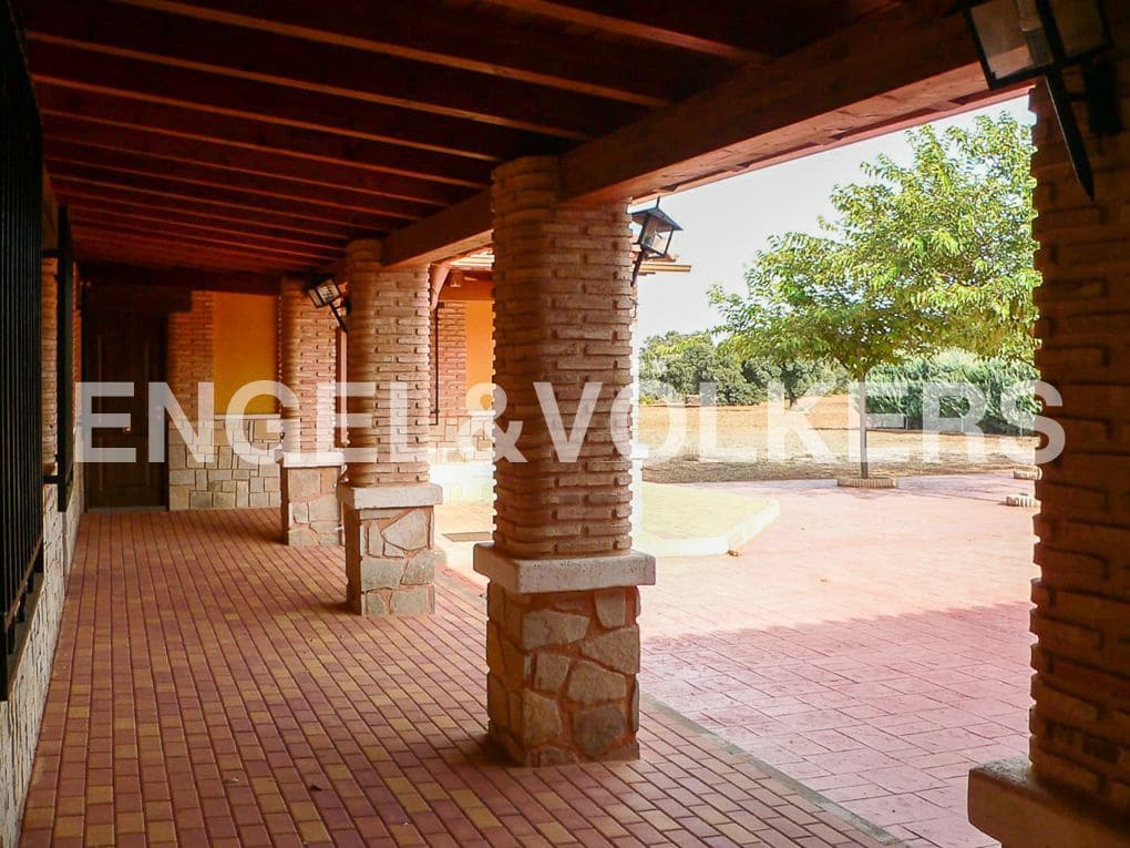 Building Plot for sale in Alhambra - € 1,450,000 (Ref: 8235510)