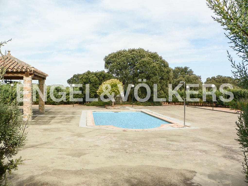 Building Plot for sale in Alhambra - € 1,450,000 (Ref: 8235510)