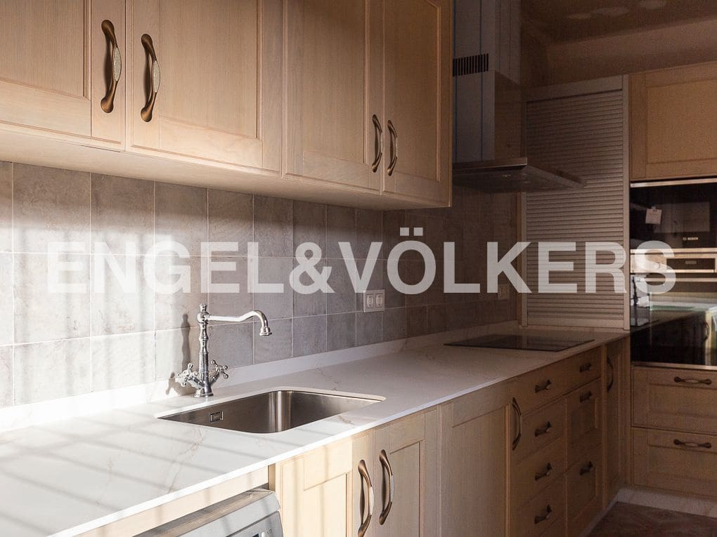 4 bedroom Villa for sale in Godella with garage - € 690,000 (Ref: 8235512)