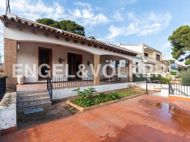 4 bedroom Villa for sale in Godella with garage - € 690,000 (Ref: 8235512)