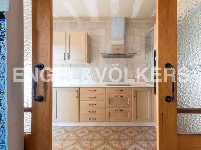 4 bedroom Villa for sale in Godella with garage - € 690,000 (Ref: 8235512)