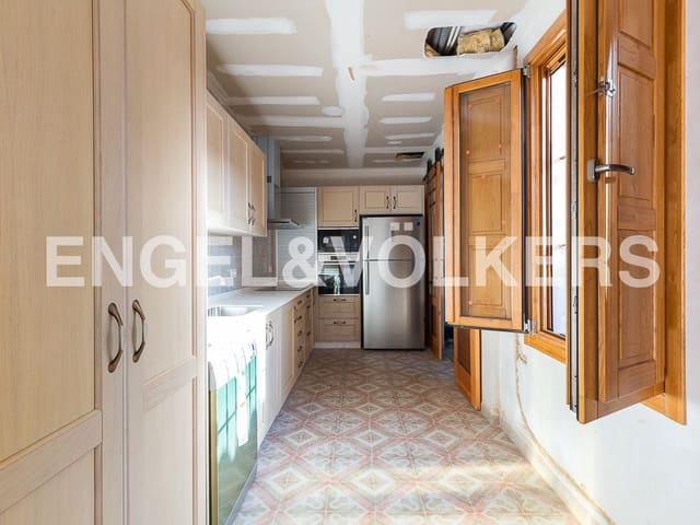 4 bedroom Villa for sale in Godella with garage - € 690,000 (Ref: 8235512)