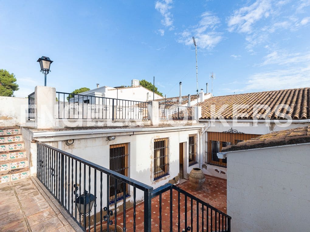 4 bedroom Villa for sale in Godella with garage - € 690,000 (Ref: 8235512)