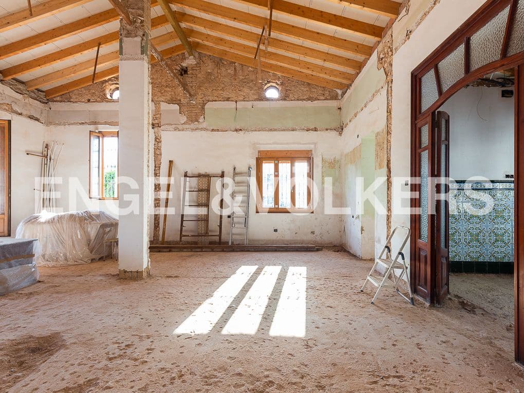 4 bedroom Villa for sale in Godella with garage - € 690,000 (Ref: 8235512)
