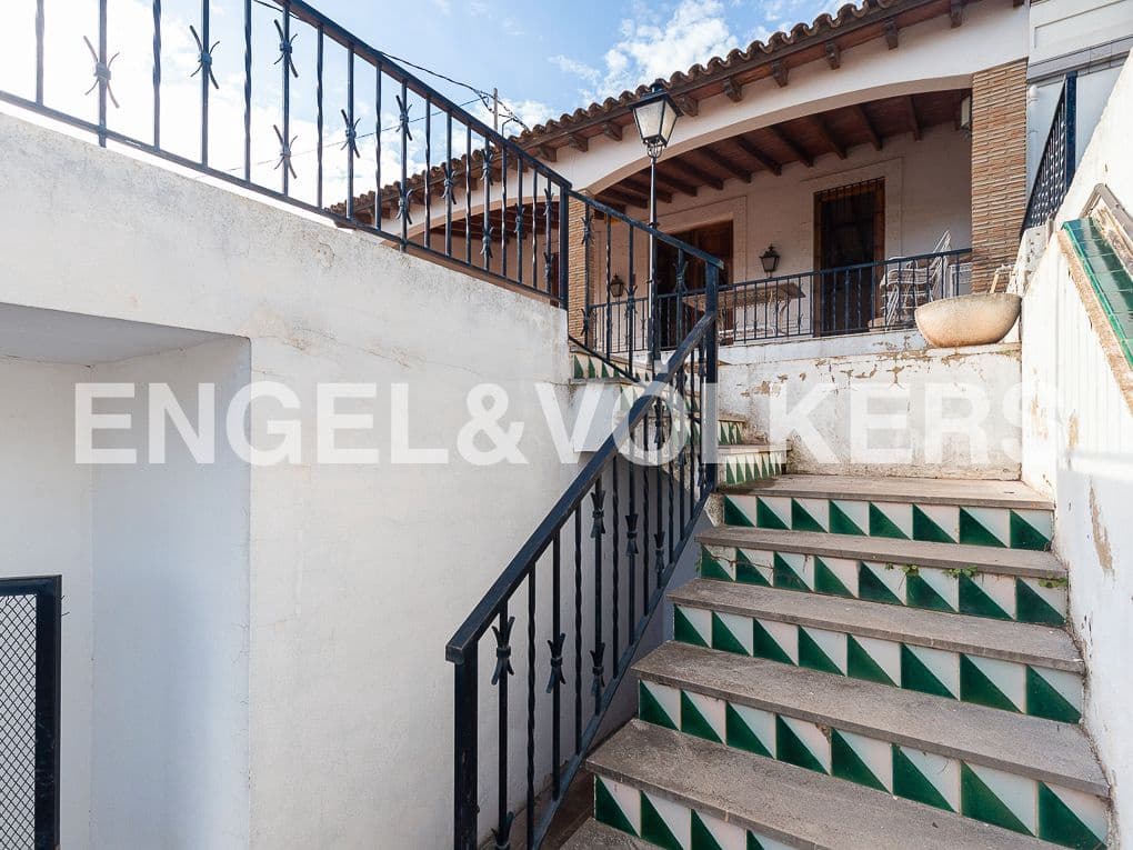 4 bedroom Villa for sale in Godella with garage - € 690,000 (Ref: 8235512)