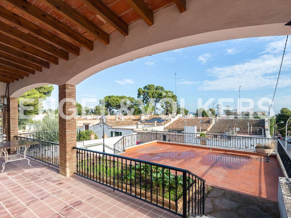 4 bedroom Villa for sale in Godella with garage - € 690,000 (Ref: 8235512)