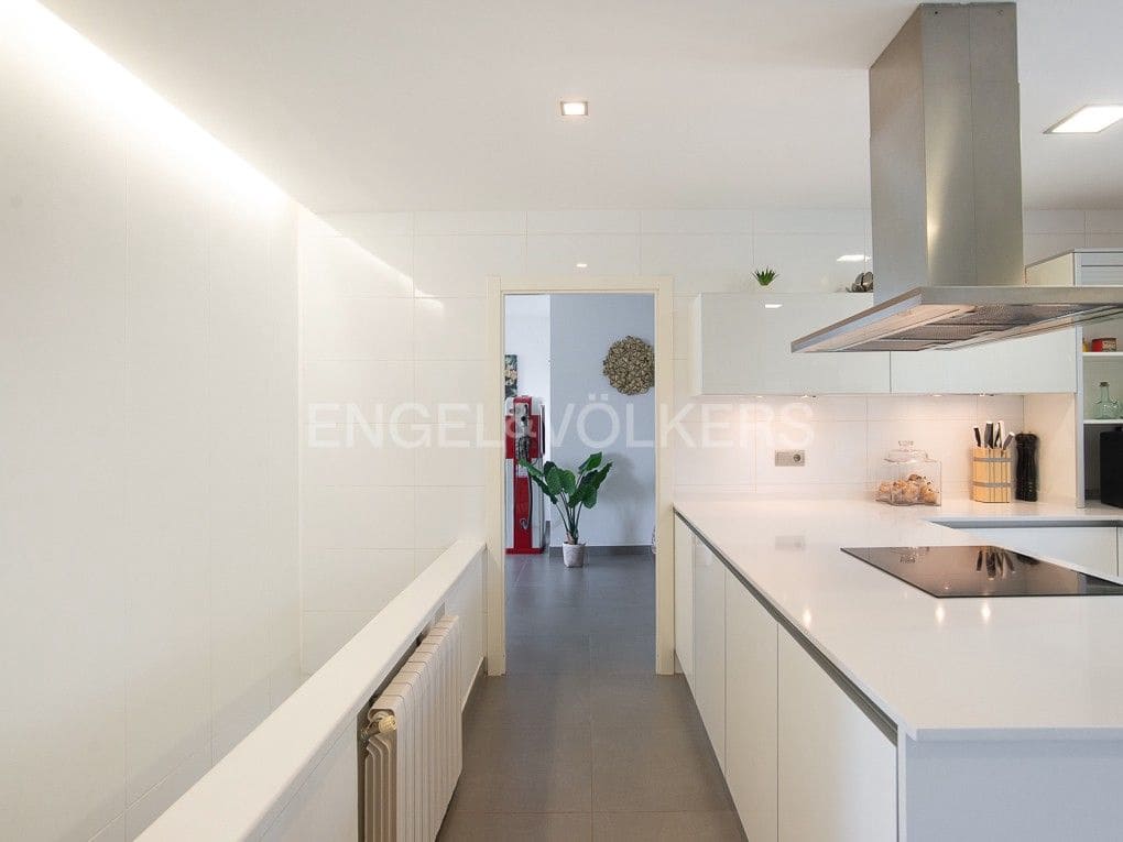 Chalet de 6 habitaciones en Benicàssim en venta con piscina - 680.000 € (Ref: 8235517)